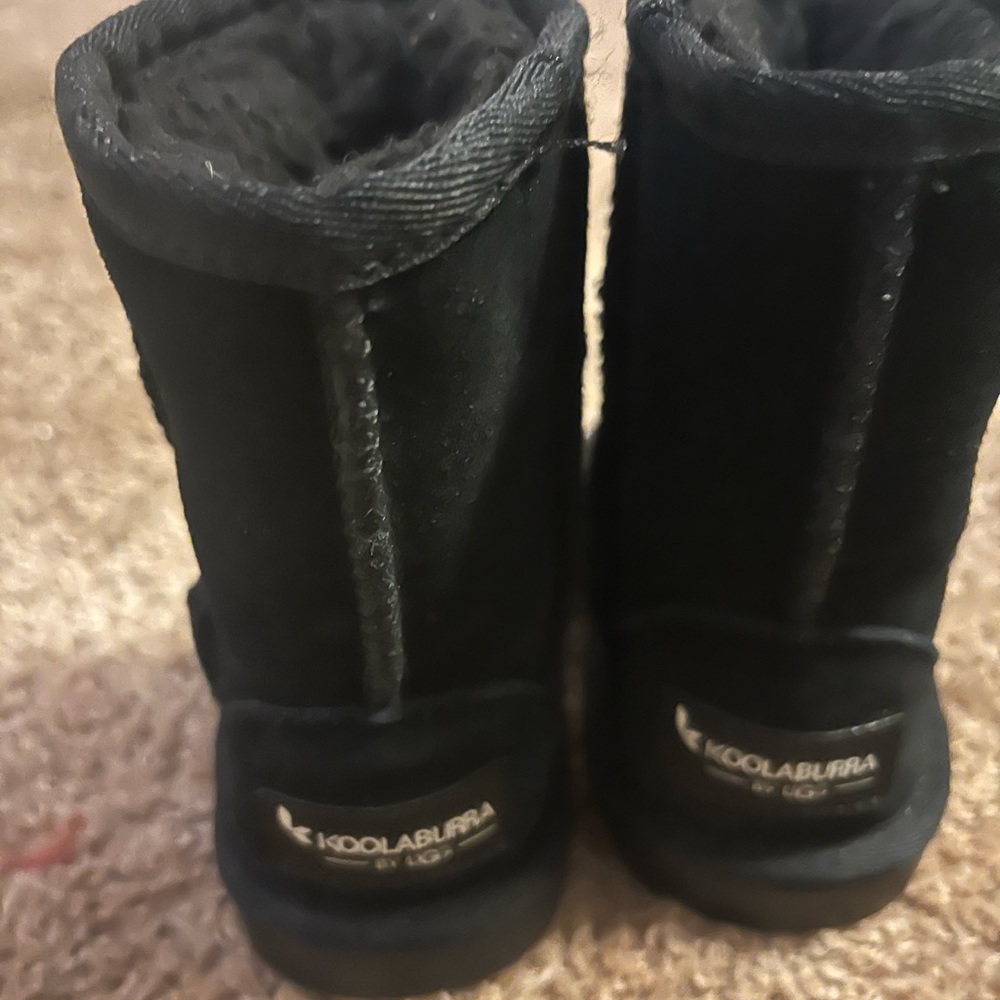 Toddler Uggs size6